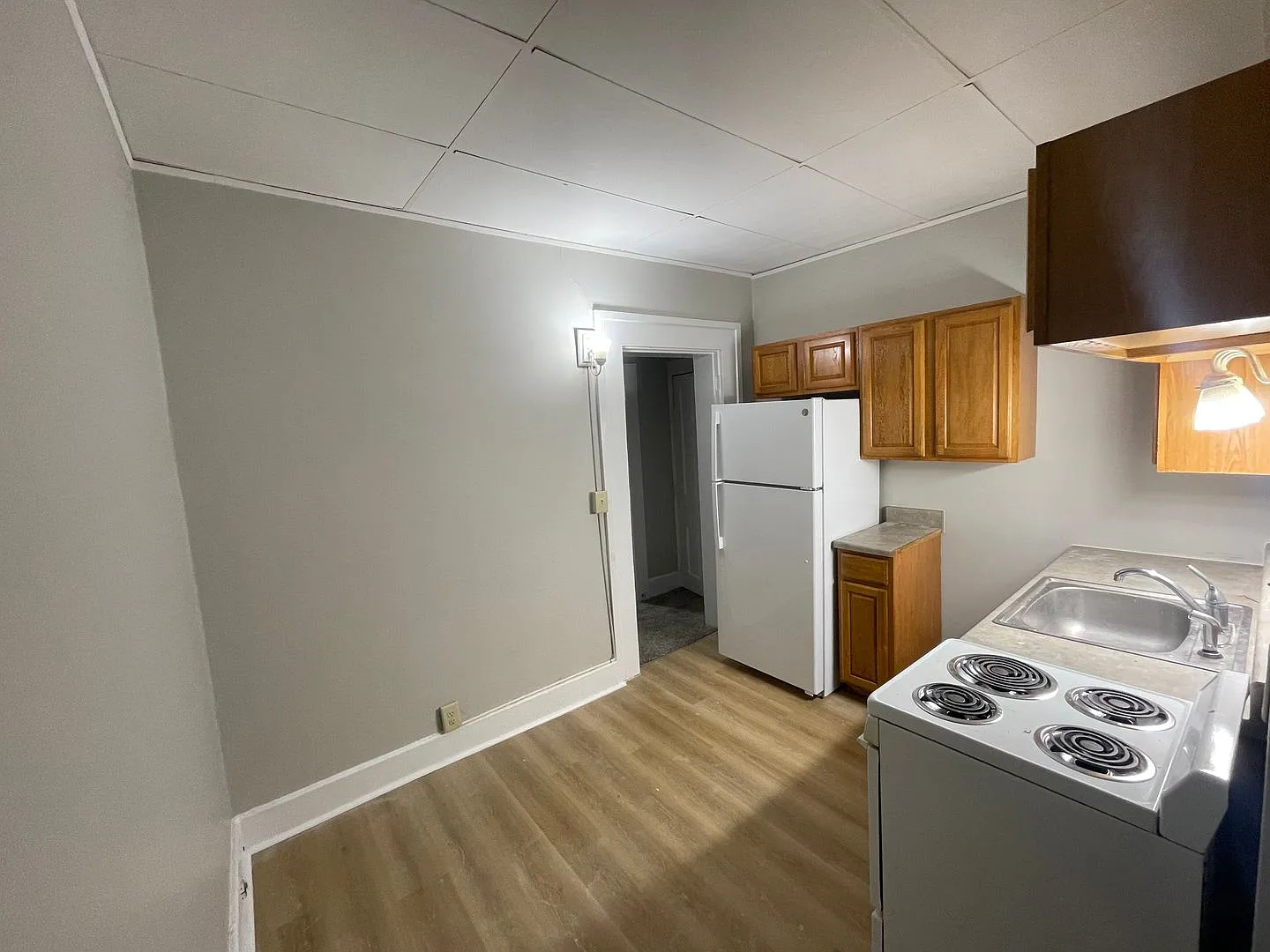 213 S 7th St--RIDER — Photo 2