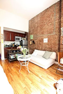 Rented by City Connections Realty | media 12