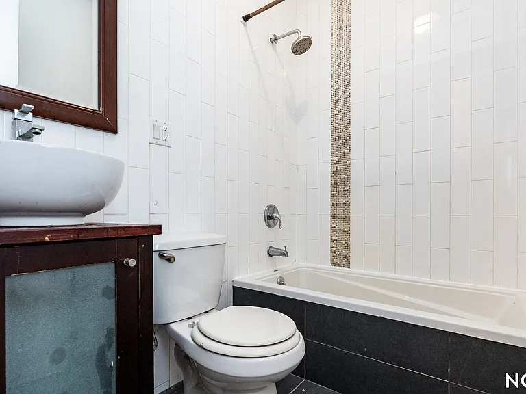 255 Jefferson St #2B — Photo 14