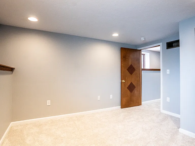 117 E Walker St #A — Photo 7