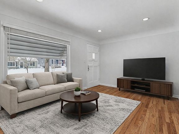 2nd image of 1319 McLean Ave