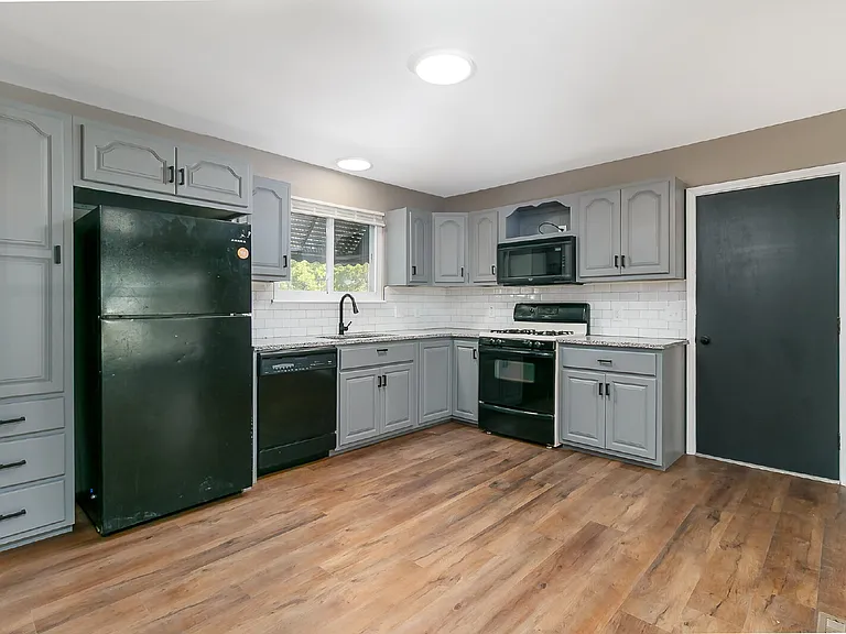 1215 Pamela Dr — Photo 8