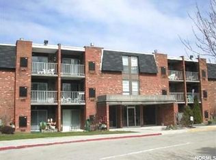 4187 Columbia Rd APT 125, North Olmsted, OH 44070