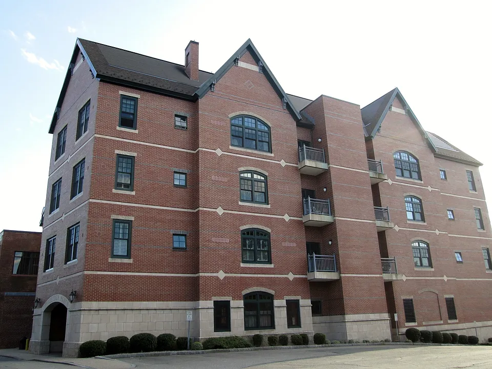 10 Winchester Pl #102