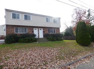 44 Mariners Ln, Stamford, CT 06902