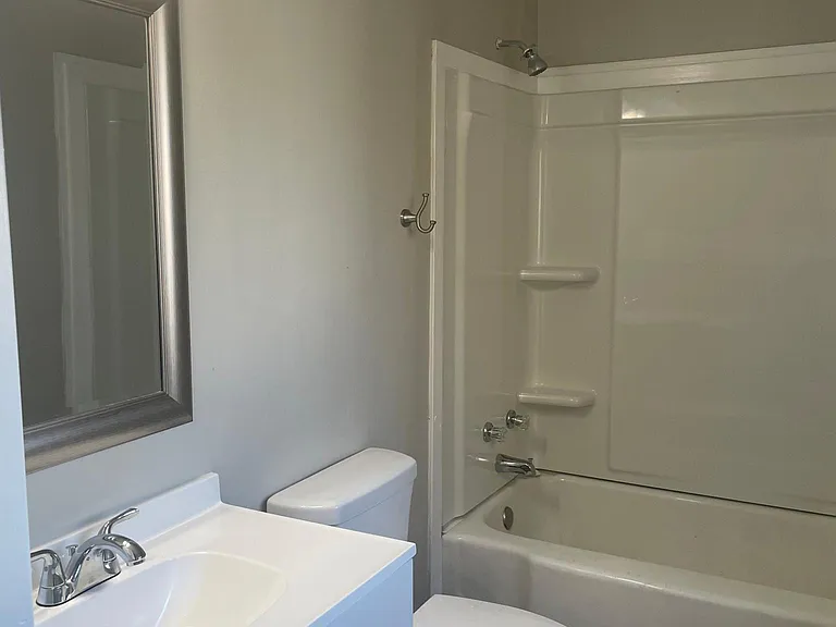 219 Hiawatha Ave — Photo 8