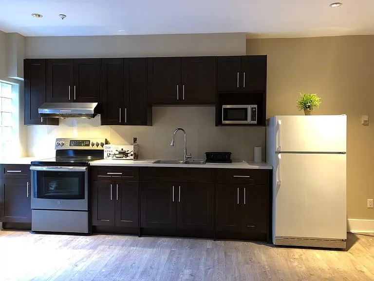 5883 Wallace St — Photo 3