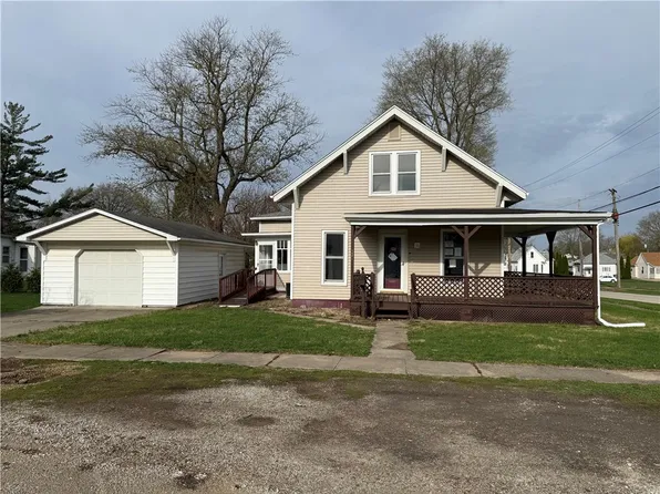 321 N Mulberry St, Clinton, IL 61727