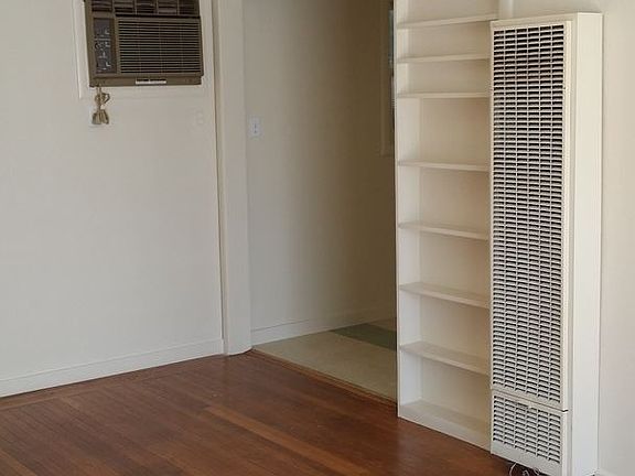 4th image of 4719 8th Ave APT A