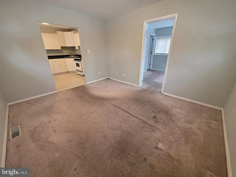 513 W Butler Ave — Photo 8