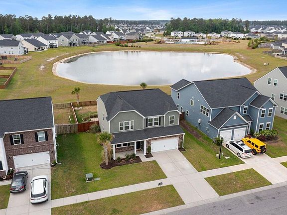 4th image of 205 Honey Horn Dr