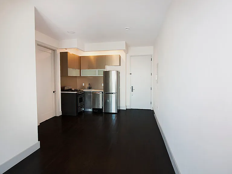 56 Box St #3A — Photo 5