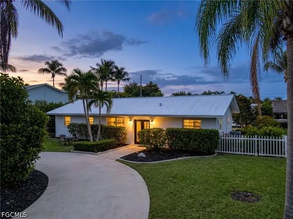 1019 Wyomi Dr, Fort Myers, FL 33919