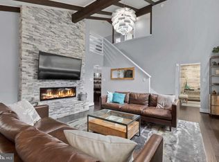 11701 Foxvale Ct, Oakton, VA 22124