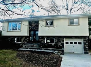 15 Raybor Rd, Commack, NY 11725
