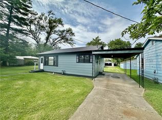 715 W Elizabeth St, Paris, IL 61944