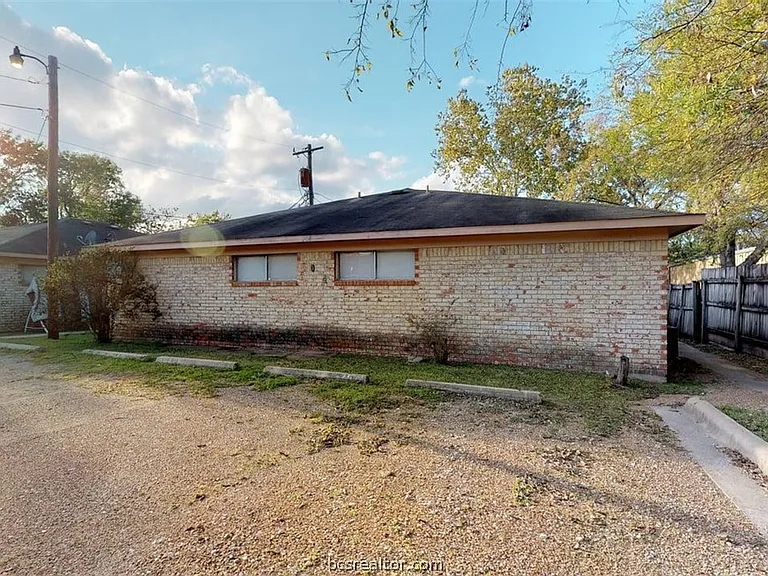 204 Lynn Dr #B — Photo 16
