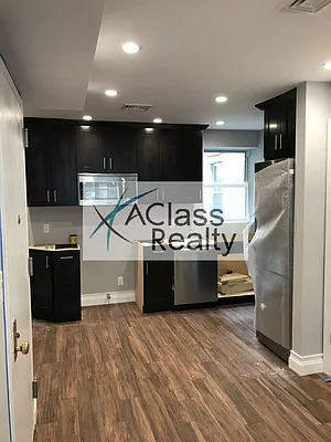 Rented by A Class Realty Long Island City LLC | media 1