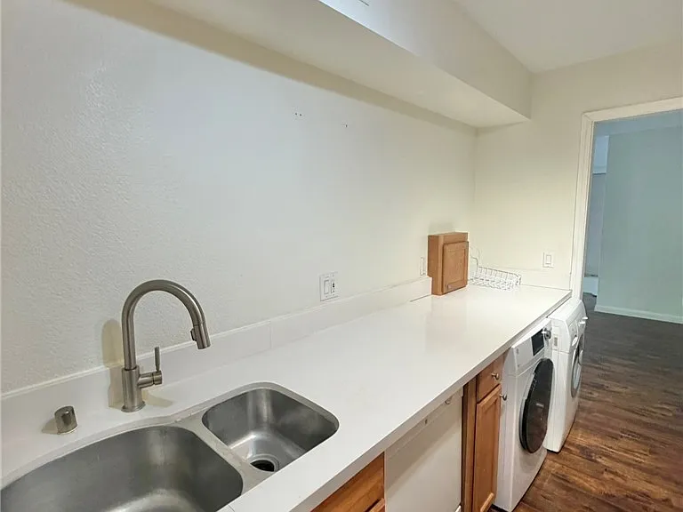 650 Oakmont Ave #2113 — Photo 6