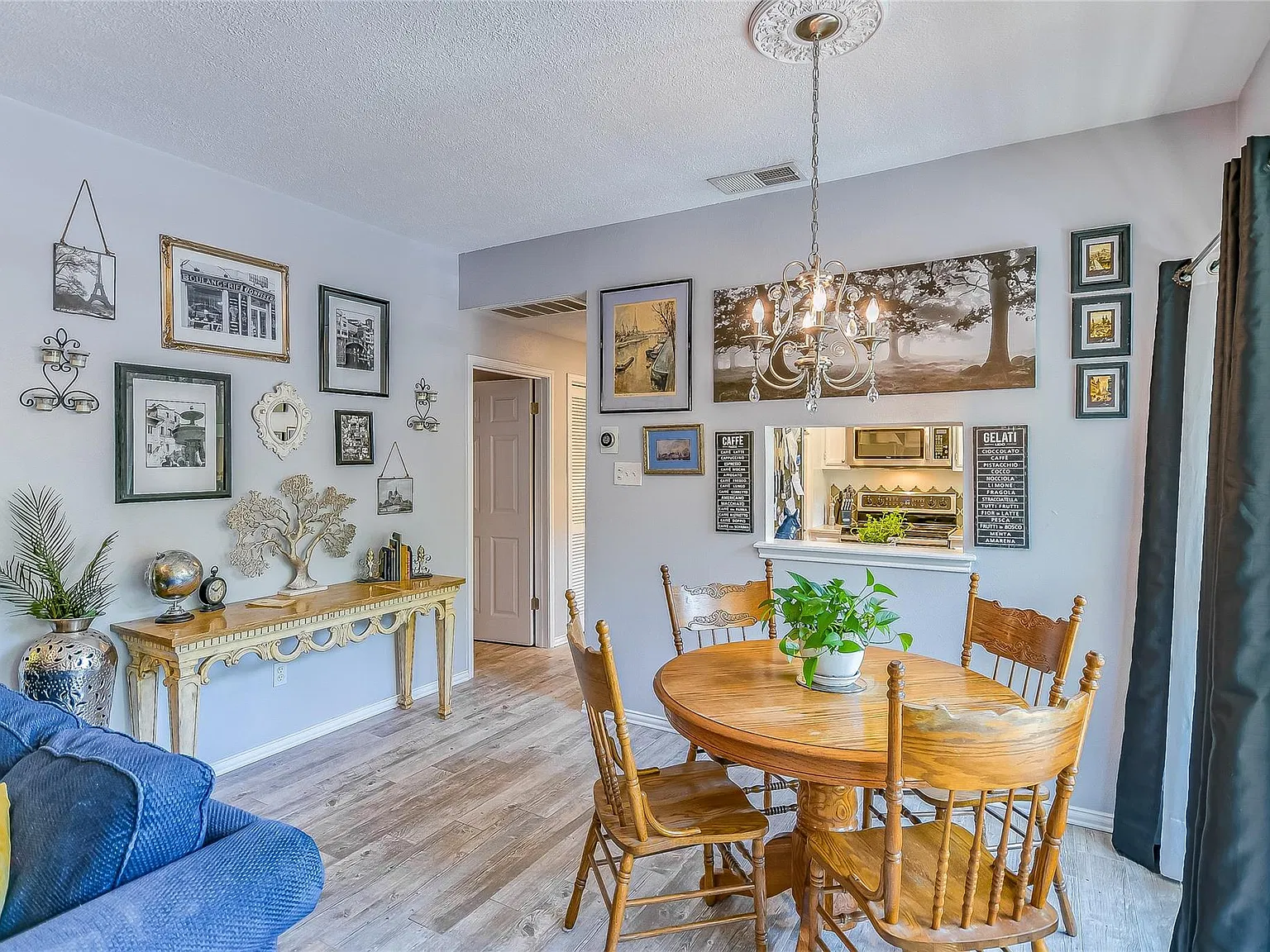 2 bed, 2.0 bath, 991 sqft, $1,900 — Photo 2