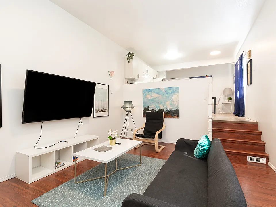 1913 13th Ave N #D