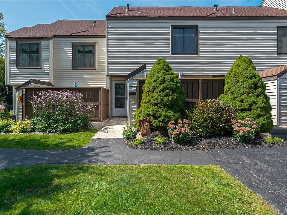 1st image of 202 Harwinton Ct