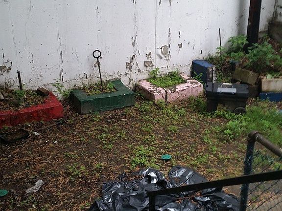 5th image of 301 Quincy St APT 1R