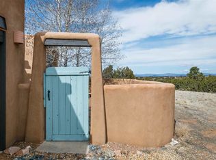 5 Domingo Ct, Santa Fe, NM 87508