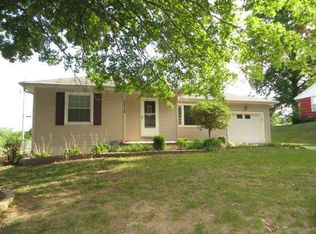 3214 Beltview Dr, Saint Joseph, MO 64506