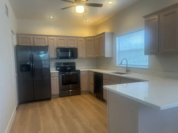 1612 1st St, Indian Rocks Beach, FL 33785