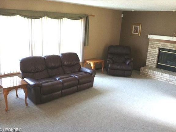 3rd image of 3612 Kensington Dr