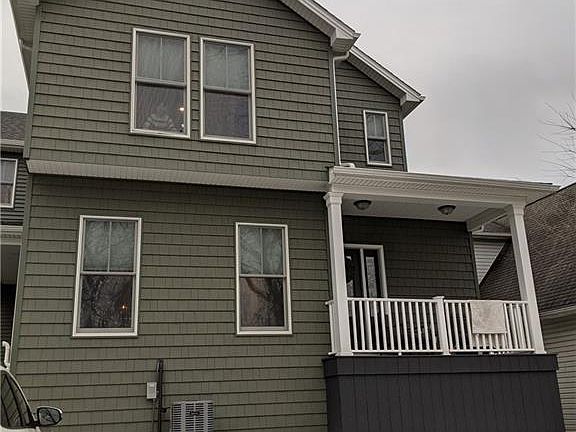 2nd image of 44 Eagle St