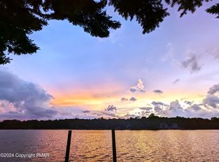5126 Beach Side Dr, Tobyhanna, PA