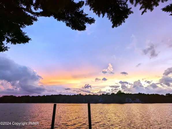 5126 Beach Side Dr, Tobyhanna, PA 18466