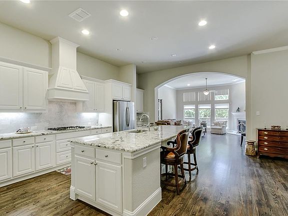 2nd image of 2732 Cedar Elm Dr
