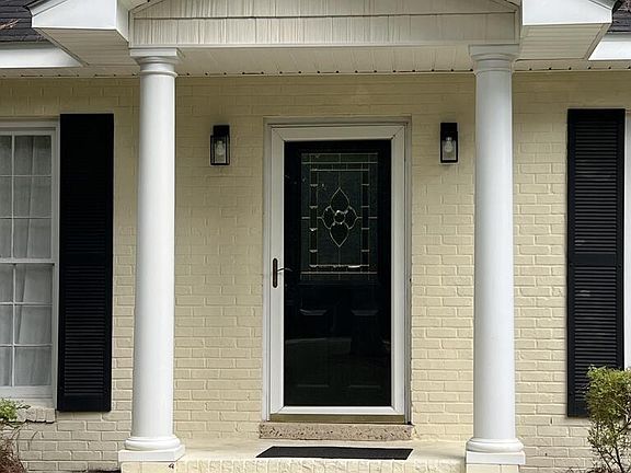 2nd image of 1408 N Cherokee Ave