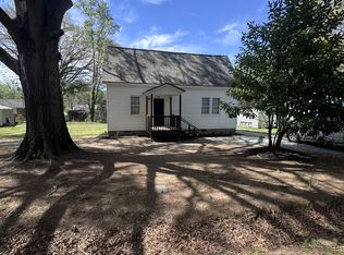 105 Murray Dr, Ninety Six, SC 29666