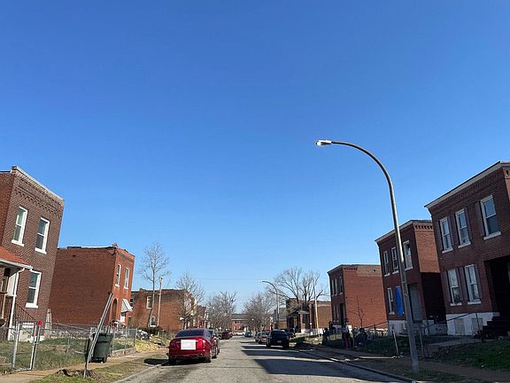 4th image of 4461 Farlin Ave