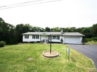 3025 Hilgert Dr, High Ridge, MO 63049