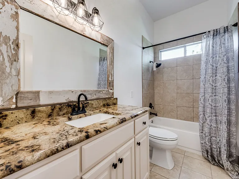 5893 FM 1827 — Photo 3