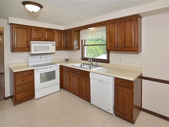 2nd image of 5915 Graybrook Dr