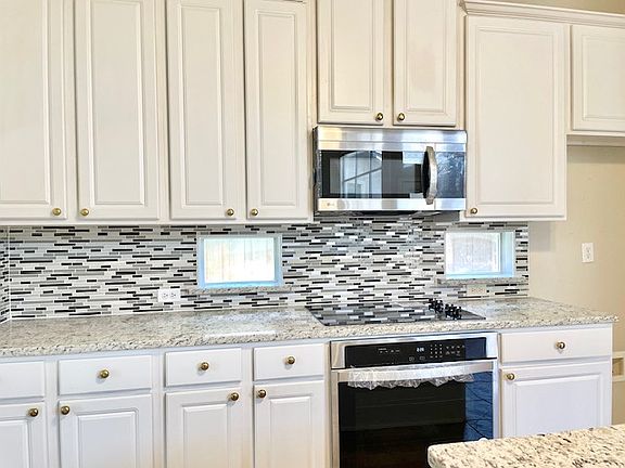 5th image of 2413 Heather Glen Dr