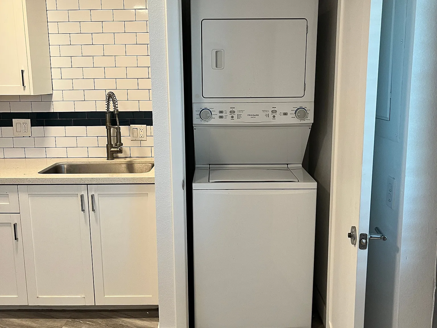 2 bed, 900 sqft, $1,295 — Photo 3