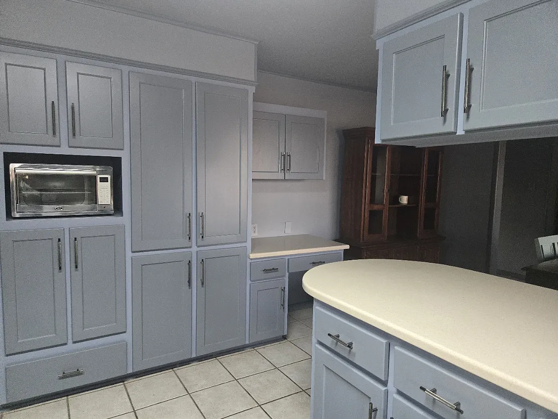 3 bed, 2000 sqft, $6,000 — Photo 3