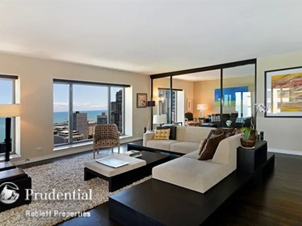 950 N Michigan Ave #38C, Chicago, IL 60611