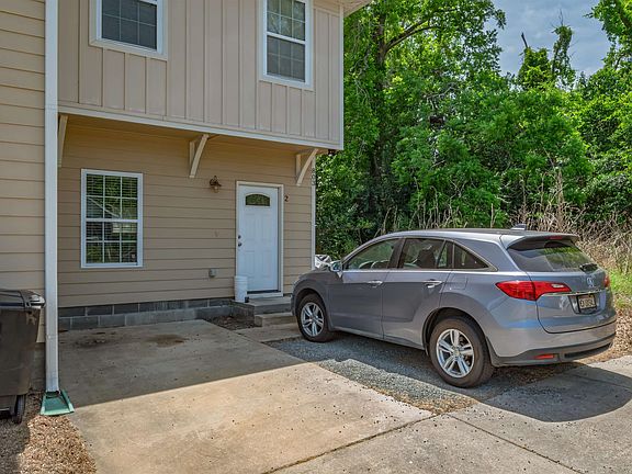 3rd image of 803 W Georgia St