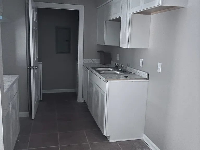 944 Hammond Manor Dr — Photo 4