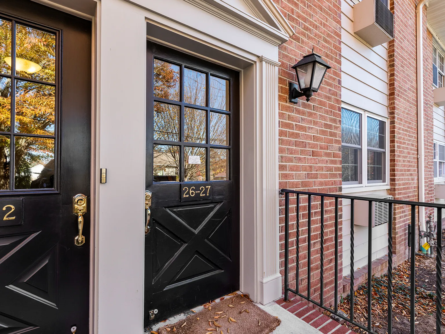 Unbeatable Location in Southampton Village — Photo 4