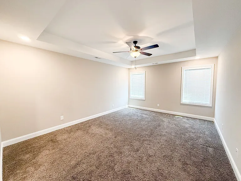 350 Dugger Dr — Photo 11