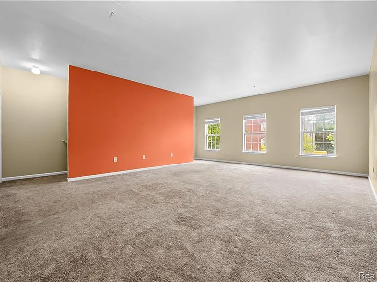 22684 Goddard Rd — Photo 4